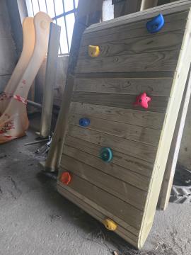 4 - 17285593387674269020921889335744